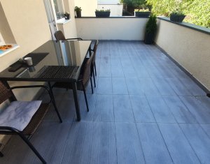 Apartment 3 rooms for sale in Floresti