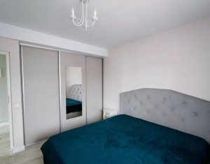 House 4 rooms for sale in Floresti
