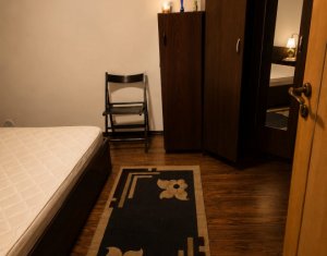 Apartament cu 3 camere, vis-a-vis de UMF