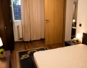 Apartament cu 3 camere, vis-a-vis de UMF