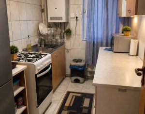 Apartament cu 3 camere, vis-a-vis de UMF