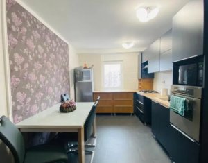 Apartament cu 4 camere, 2 bai, etaj 3/4 in Gheorgheni