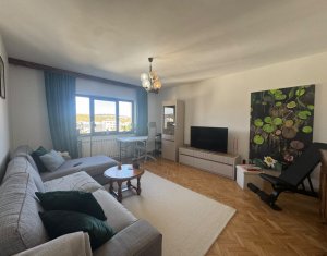 Vanzare apartament 3 camere DECOMANDAT, 74 mp, zona pod Calvaria