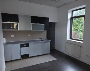 Spatiu birou la vila interbelica, 4 incaperi 2 bai 130mp 1 parcare