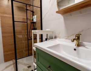 Apartament cu 3 camere tip penthouse in zona semicentrala, bloc nou