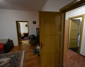 Apartament deosebit cu 3 camere în vilă, zona străzii Avram Iancu