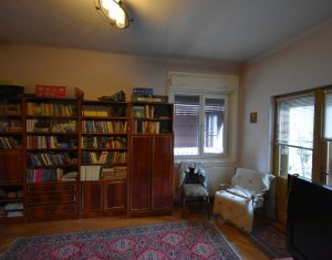 Apartament deosebit cu 3 camere în vilă, zona străzii Avram Iancu