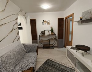 Apartament cu 3 camere, strada Busteni, Gheorgheni